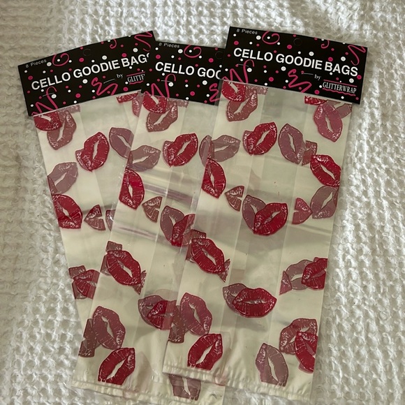 NWT, LIP MOTIF CELLOPHANE BAGS & ROLL - Picture 5 of 11